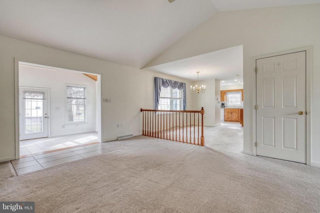 Image 6 of property listing at 596 BEINHOWER RD, Etters, PA 17319