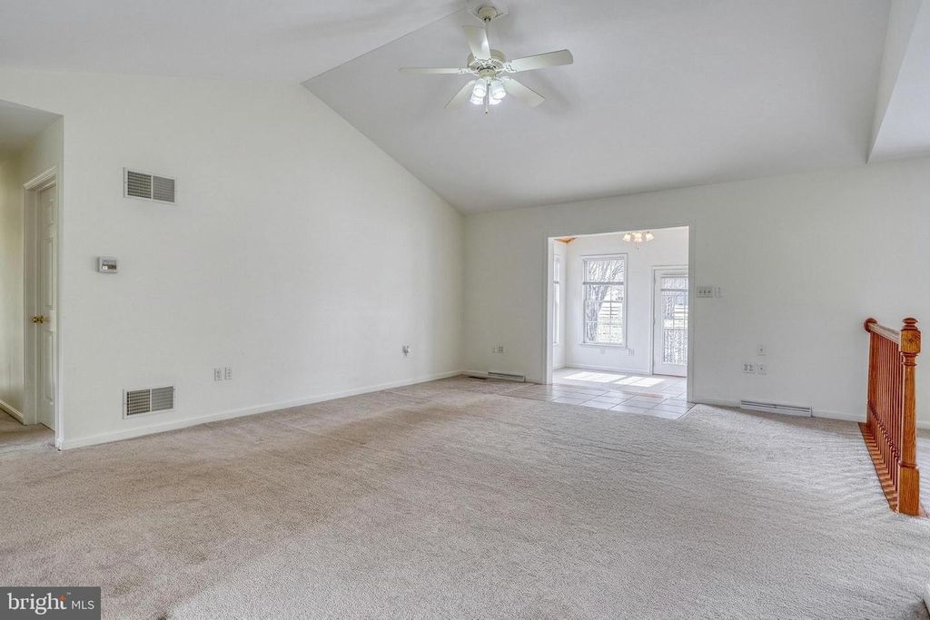 Image 7 of property listing at 596 BEINHOWER RD, Etters, PA 17319