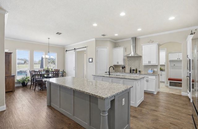 700 Russell Road, Hudson Oaks, TX 76087