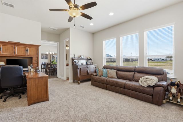 700 Russell Road, Hudson Oaks, TX 76087