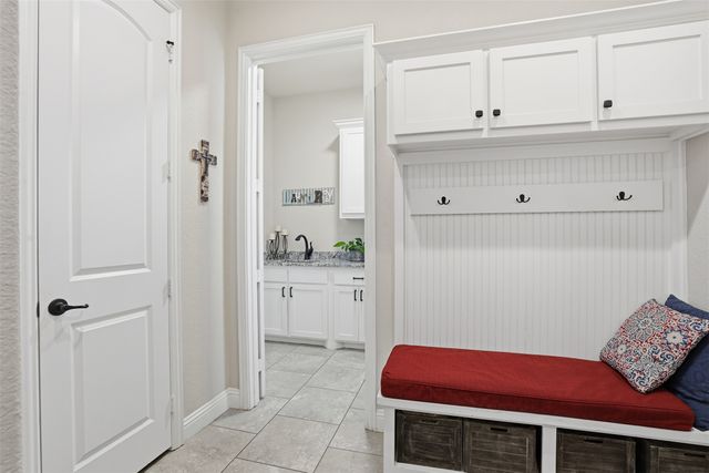 700 Russell Road, Hudson Oaks, TX 76087