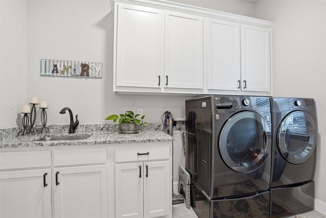 700 Russell Road, Hudson Oaks, TX 76087