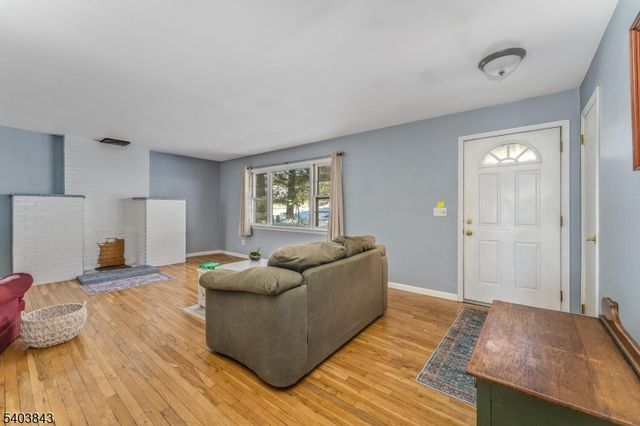 9 Woodland Ter, High Bridge Boro, NJ 08829