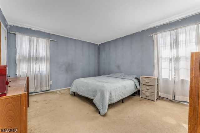 9 Woodland Ter, High Bridge Boro, NJ 08829