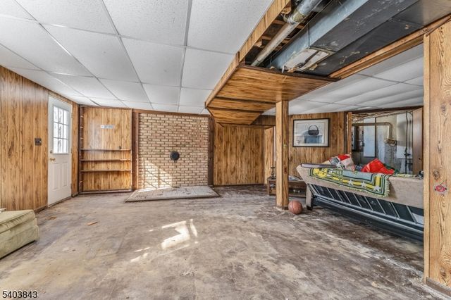 9 Woodland Ter, High Bridge Boro, NJ 08829