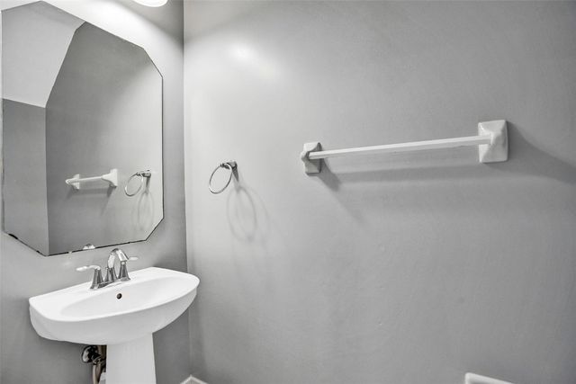 3021 NW 30th Avenue, Oakland Park, FL 33311