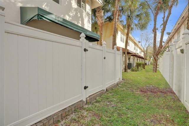 3021 NW 30th Avenue, Oakland Park, FL 33311