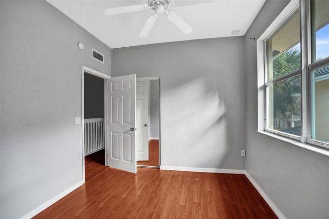 3021 NW 30th Avenue, Oakland Park, FL 33311