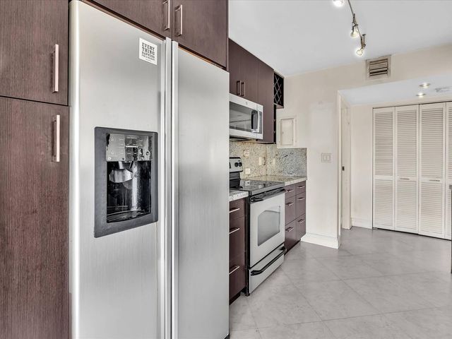 600 Parkview Drive 719, Hallandale Beach, FL 33009