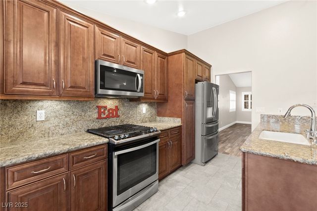 7804 Thorne Pine Avenue, Las Vegas, NV 89131