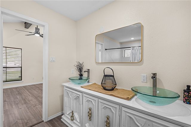 5317 Tartan Cir, Corpus Christi, TX 78413