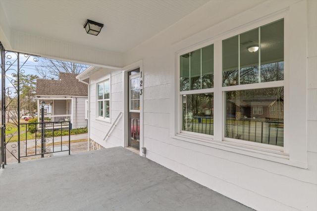 123 S Moore Road, Chattanooga, TN 37411