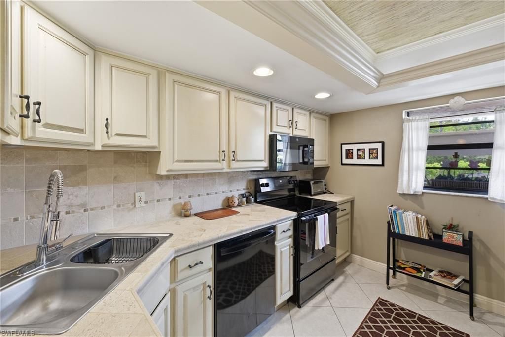 9395 Pennsylvania AVE 6, BONITA SPRINGS, FL 34135 — photo 5