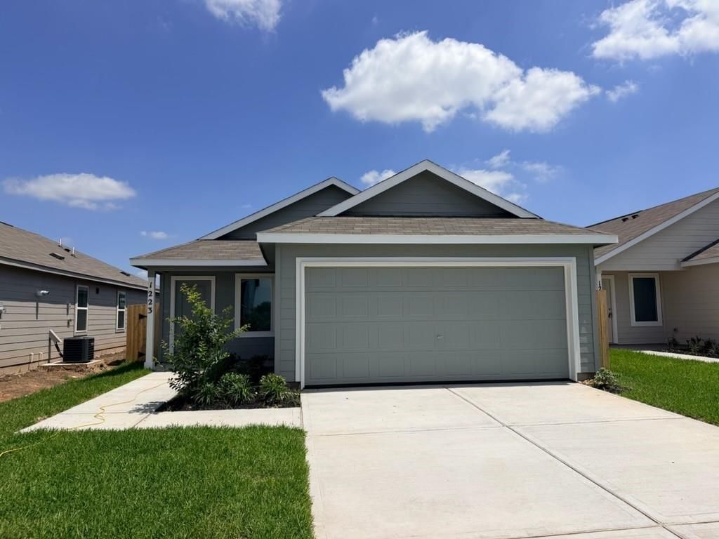 1223 Charlotte Way, Wharton, TX 77488