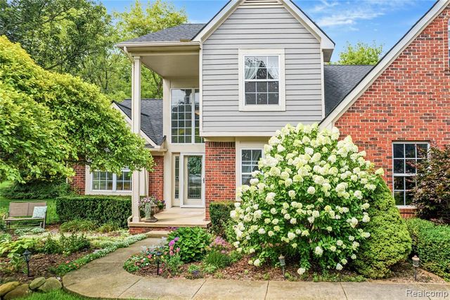 2375 Reidsview, White Lake, MI 48383