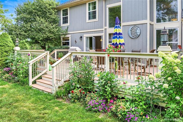 2375 Reidsview, White Lake, MI 48383