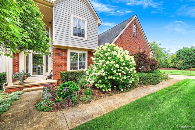 2375 Reidsview, White Lake, MI 48383