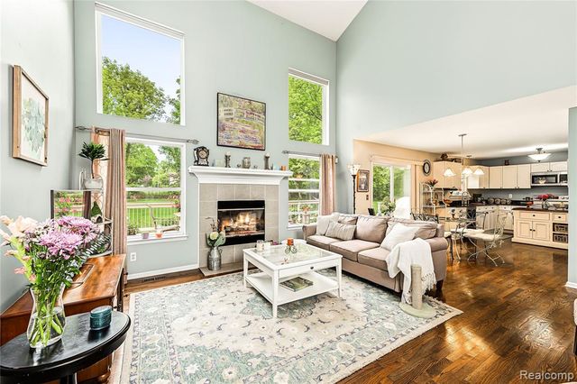 2375 Reidsview, White Lake, MI 48383