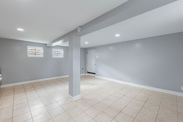 5421 S Mulligan Avenue, Chicago, IL 60638