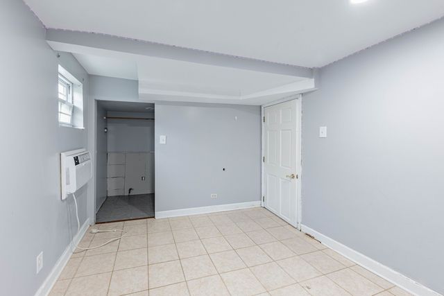 5421 S Mulligan Avenue, Chicago, IL 60638