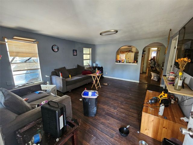 5513 Makeig Street, Houston, TX 77026