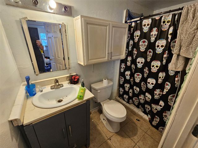 5513 Makeig Street, Houston, TX 77026