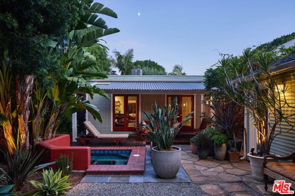 8713 Rangely Avenue, West Hollywood, CA 90048