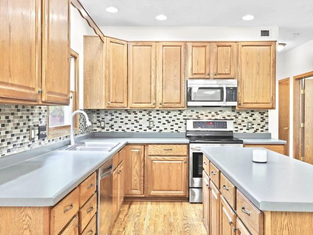 4315 Tanglewood Drive, Janesville, WI 53546