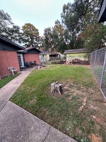 610 Meadowdale Place, Shreveport, LA 71108