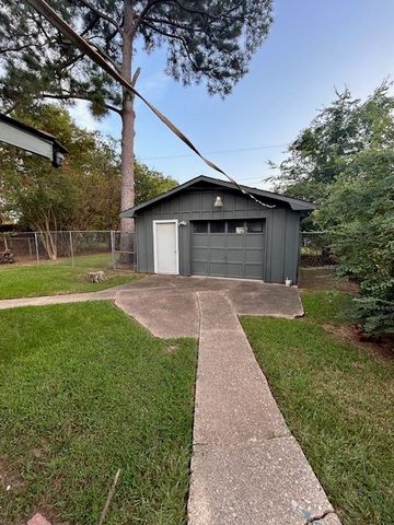 610 Meadowdale Place, Shreveport, LA 71108