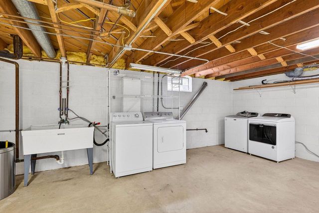 17225 Penbrook DRIVE, Brookfield, WI 53045
