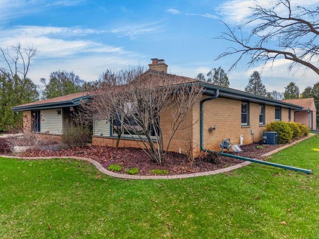 17225 Penbrook DRIVE, Brookfield, WI 53045
