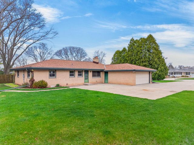 17225 Penbrook DRIVE, Brookfield, WI 53045