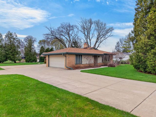 17225 Penbrook DRIVE, Brookfield, WI 53045