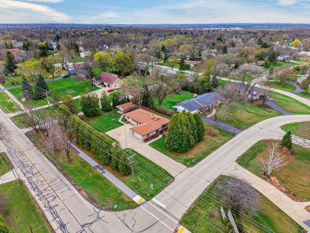 17225 Penbrook DRIVE, Brookfield, WI 53045