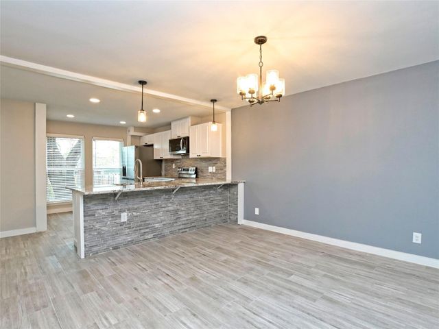 44 Casa Verde ST, Lakeway, TX 78734