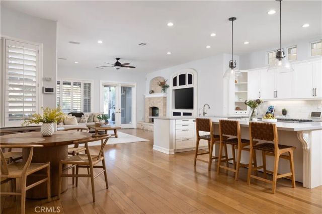 26 Peppertree, Newport Beach, CA 92660