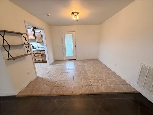 2003 S Utica Avenue, Russellville, AR 72802