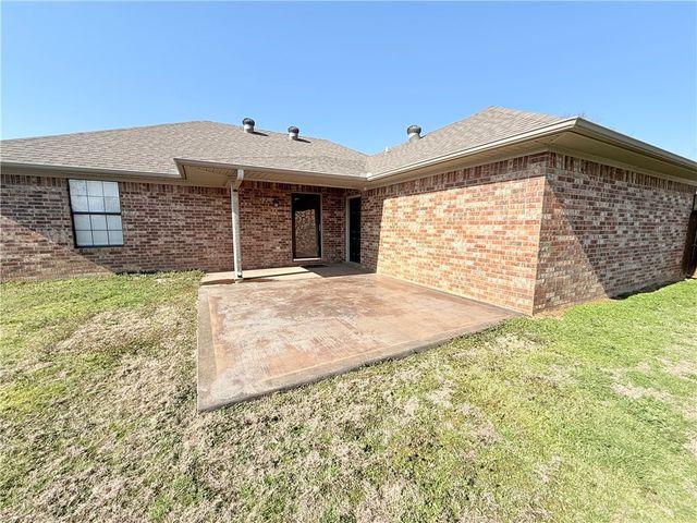 2003 S Utica Avenue, Russellville, AR 72802