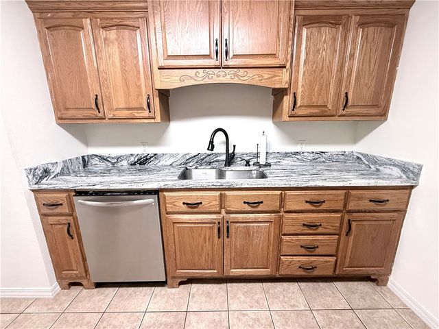 2003 S Utica Avenue, Russellville, AR 72802