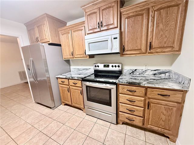 2003 S Utica Avenue, Russellville, AR 72802