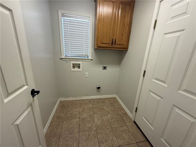 2003 S Utica Avenue, Russellville, AR 72802