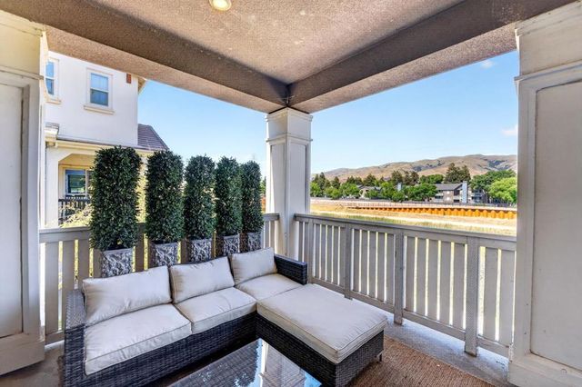 1580 Hidden Creek Lane, Milpitas, CA 95035