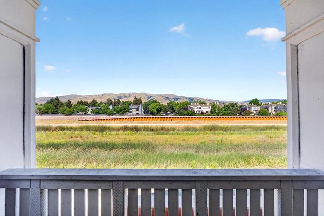 1580 Hidden Creek Lane, Milpitas, CA 95035