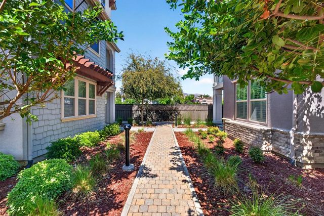1580 Hidden Creek Lane, Milpitas, CA 95035