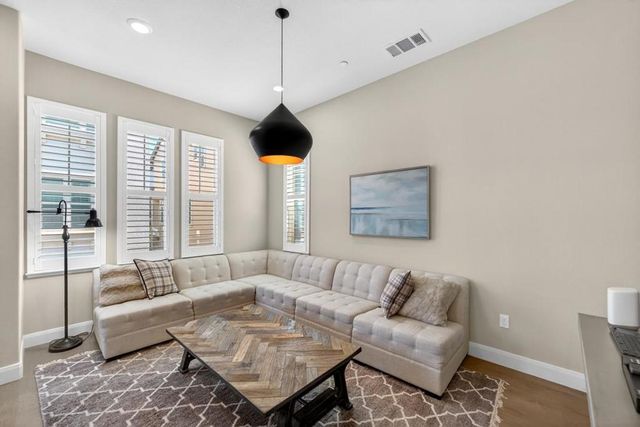 1580 Hidden Creek Lane, Milpitas, CA 95035