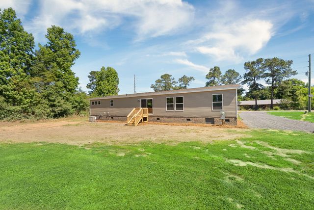 1151 Mandella Road, Bonneau, SC 29431