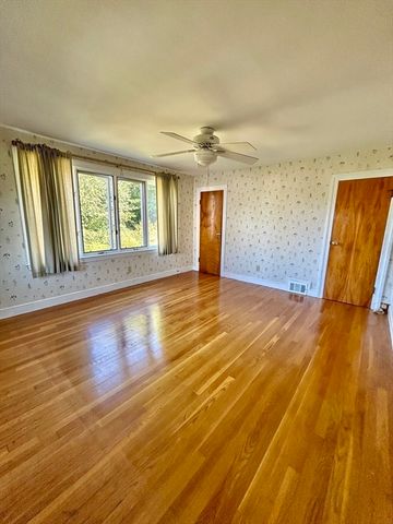 2205 Washington 2, Canton, MA 02021