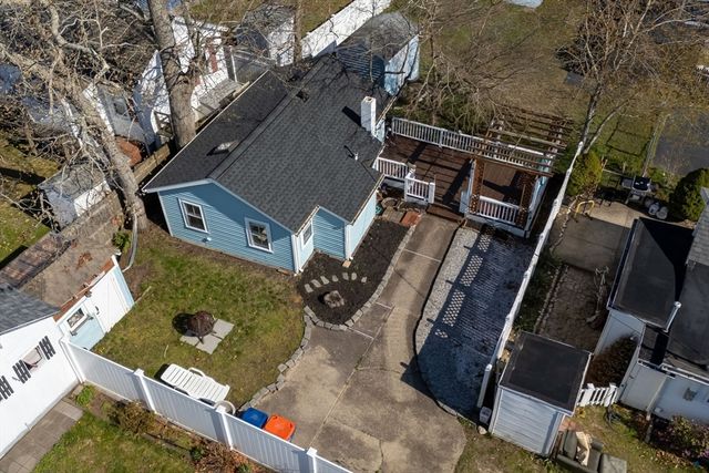 10-R Barnes St, Wareham, MA 02571