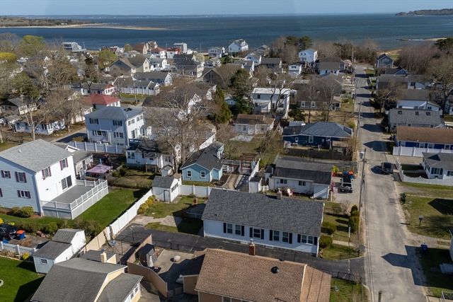 10-R Barnes St, Wareham, MA 02571